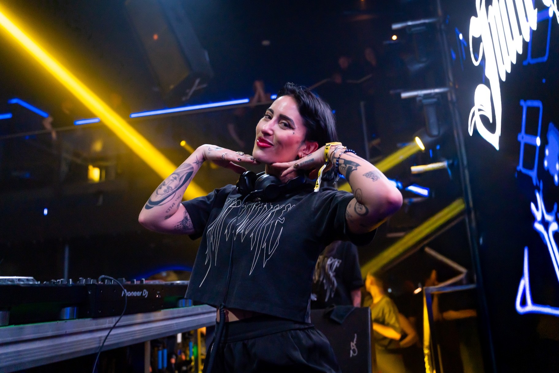 Backstage artist moment