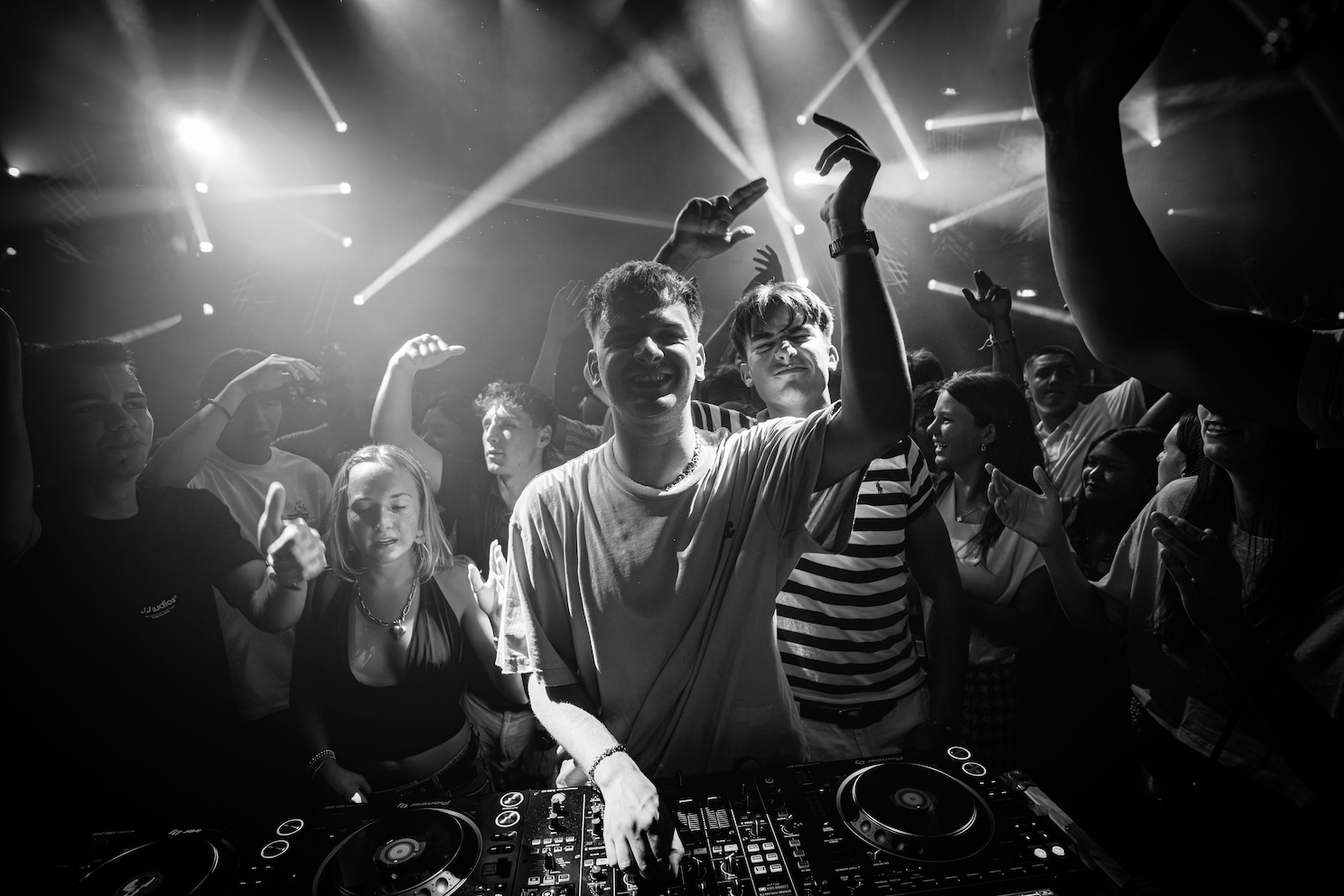 LED wall reflections